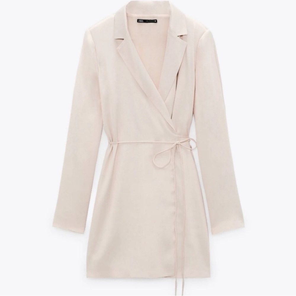 ZARA CREAM SATIN EFFECT WRAP
BLAZER/ DRESS